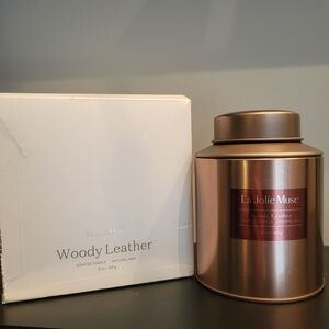 Woody Leather Scented Candle - Bronze